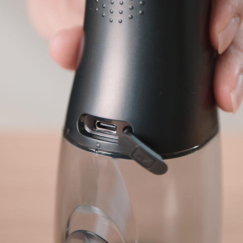 AIRROBO W1 | Portable Waterproof Oral Irrigator | Cordless Water Flosser