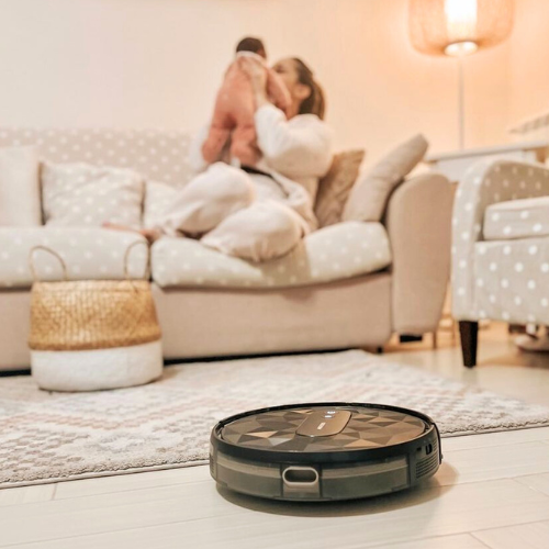 Since Nicole arrived, the time available for house cleaning has practically decreased! How did I solve it? With the P20 robot from AIRROBO!